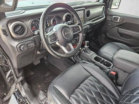 Used 2022 Jeep Wrangler Unlimited Rubicon w/ Cold Weather Group AWD/4WD image 10