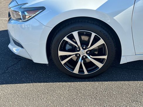 Used 2017 Nissan Maxima Platinum image 11