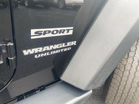 Used 2016 Jeep Wrangler Unlimited Sport w/ Connectivity Group image 29