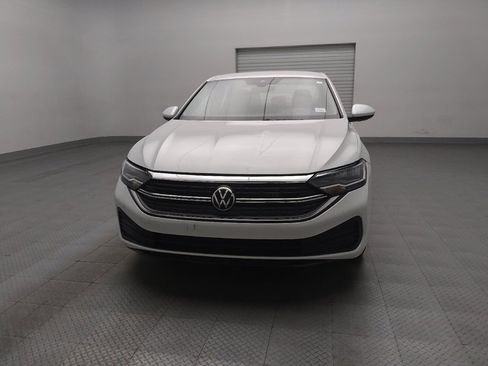 Used 2024 Volkswagen Jetta SE image 15