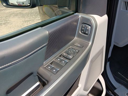 Used 2023 Ford F250 Limited w/ FX4 Off-Road Package AWD/4WD image 29
