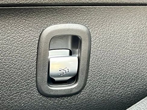 Certified 2026 Mercedes-Benz C 300 4MATIC Sedan image 40