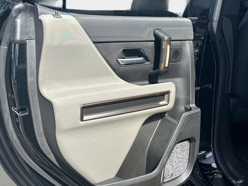 Used 2025 GMC Hummer EV 2X image 12