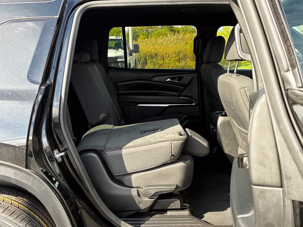 Used 2024 Chevrolet Traverse LS w/ Midnight/Sport Edition FWD image 30