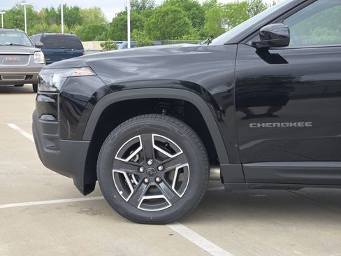 New 2026 Jeep Cherokee Laredo AWD/4WD image 5