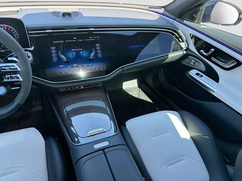 Used 2025 Mercedes-Benz E 53 AMG e 4MATIC Sedan image 24