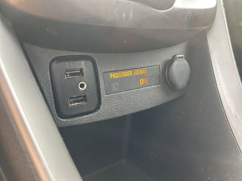 Used 2022 Chevrolet Trax LT w/ LT Convenience Package image 30