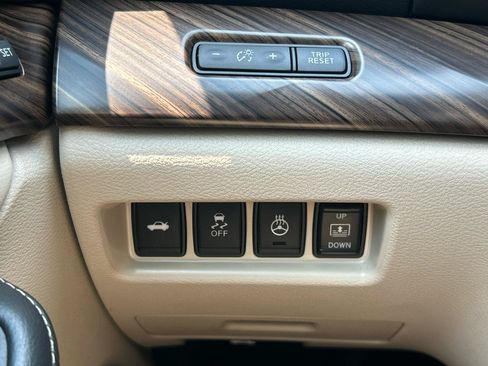 Used 2016 Nissan Maxima Platinum FWD image 27