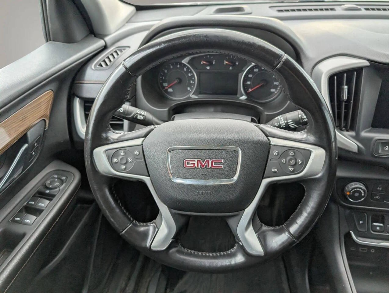 Used 2020 GMC Terrain SLE w/ LPO, Floor Liner Package FWD image 34