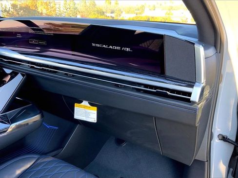 New 2026 Cadillac Escalade IQL Sport 1 w/ LPO, ONYX Package image 33