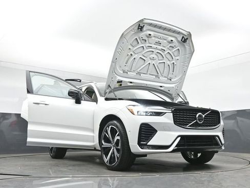 Used 2023 Volvo XC60 B5 Ultimate w/ Protection Package Premier AWD/4WD image 57