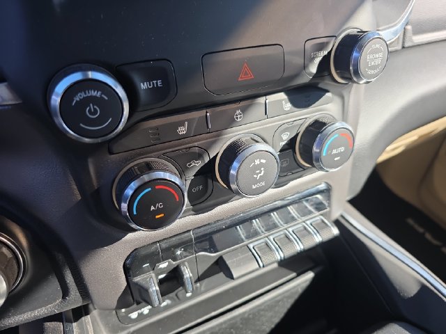 Used 2019 RAM 1500 Big Horn AWD/4WD image 30