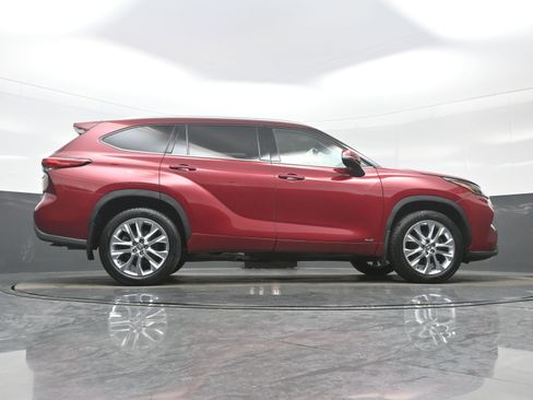 Used 2023 Toyota Highlander Limited image 35