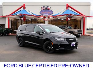 Used 2024 Chrysler Pacifica Touring-L FWD video 1