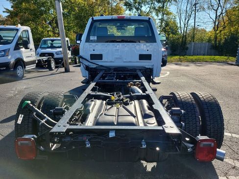 New 2026 Ford F550 4x4 Regular Cab Super Duty image 8