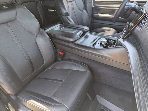 Used 2024 Jeep Wagoneer Series II w/ Flexible Seating Group AWD/4WD image 10