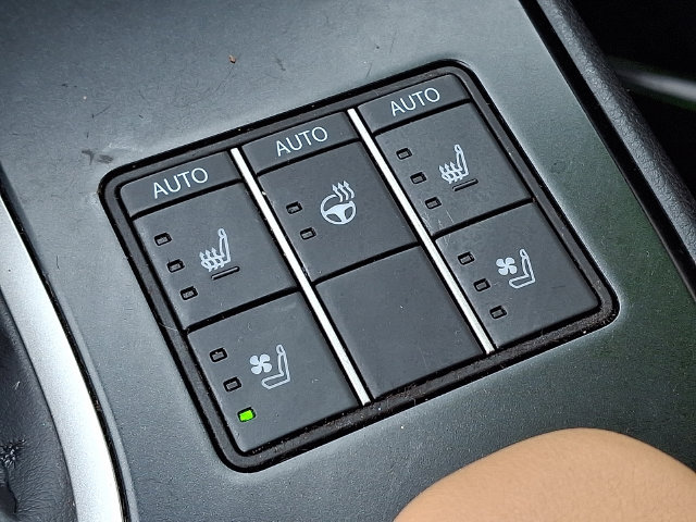 Used 2024 Lexus UX 250h AWD w/ Premium Package image 25