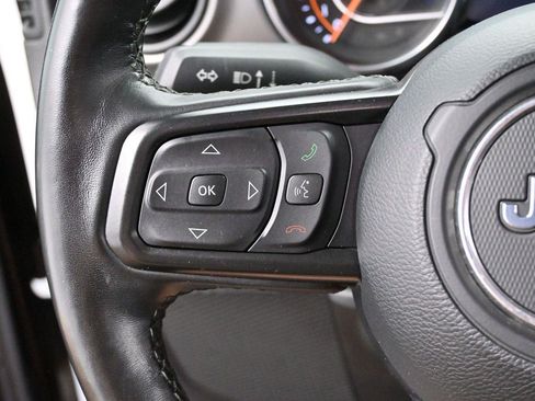 Used 2021 Jeep Gladiator Sport AWD/4WD image 17