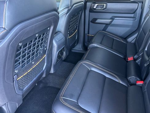 Used 2024 Ford Bronco Badlands AWD/4WD image 11