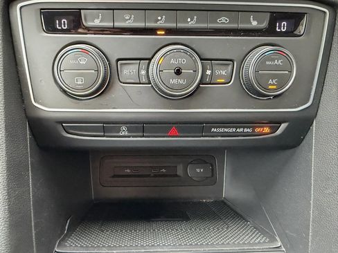 Used 2021 Volkswagen Atlas SE FWD image 22