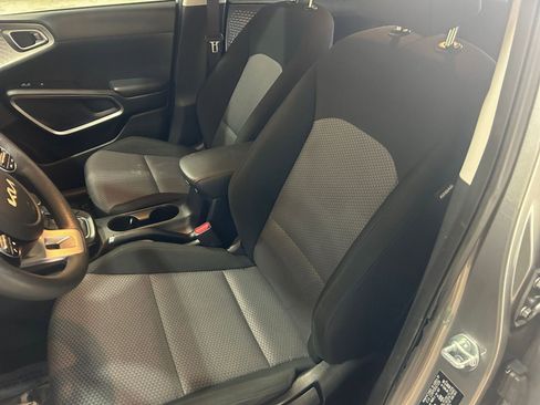 Used 2025 Kia Soul LX w/ LX Technology Package image 35