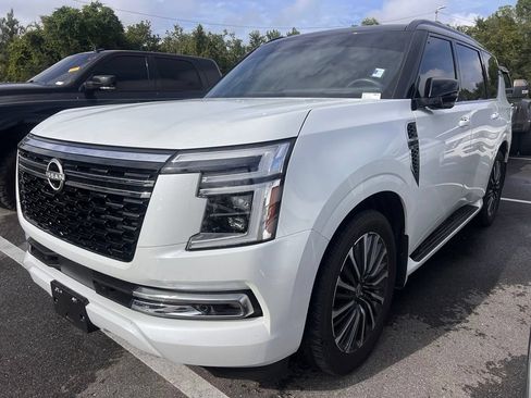 Used 2025 Nissan Armada Platinum Reserve RWD image 2