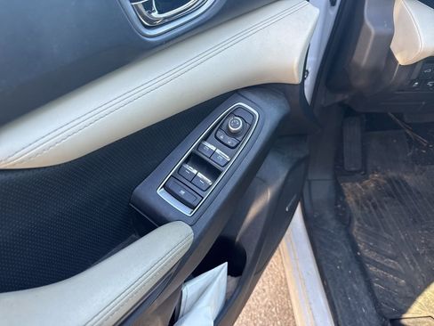 Used 2021 Subaru Ascent Limited w/ Technology Package image 7