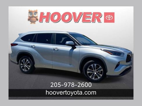 Used 2023 Toyota Highlander XLE FWD image 1