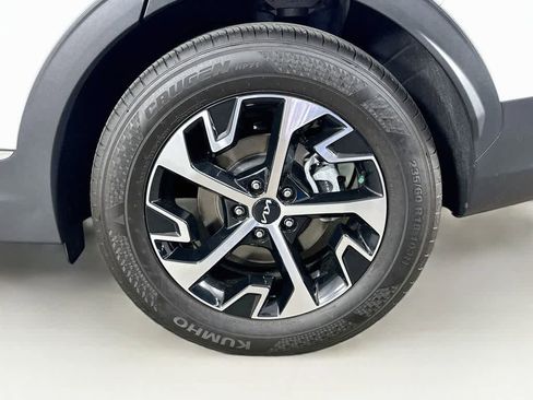 Used 2025 Kia Sportage EX FWD image 7