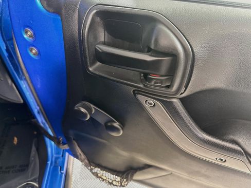Used 2016 Jeep Wrangler Sport AWD/4WD image 27