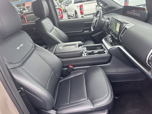 New 2027 Ford Expedition Platinum w/ Stealth Performance Package AWD/4WD image 12