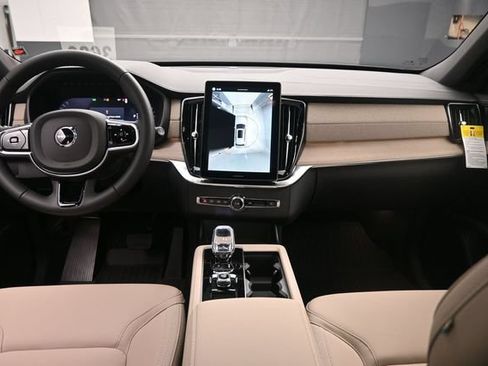 Used 2026 Volvo XC90 B6 Plus w/ Protection Package Premier AWD/4WD image 9