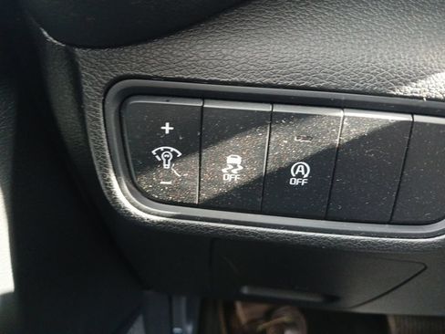 Used 2023 Kia Soul LX w/ LX Technology Package FWD image 21