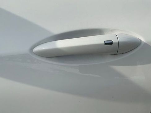 Used 2018 Chevrolet Cruze LT w/ Convenience Package image 11