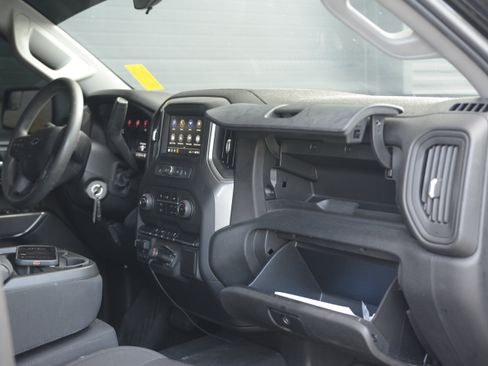 Used 2021 Chevrolet Silverado 1500 Custom Trail Boss w/ Midnight Edition AWD/4WD image 27