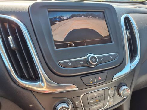 Used 2023 Chevrolet Equinox LT image 21