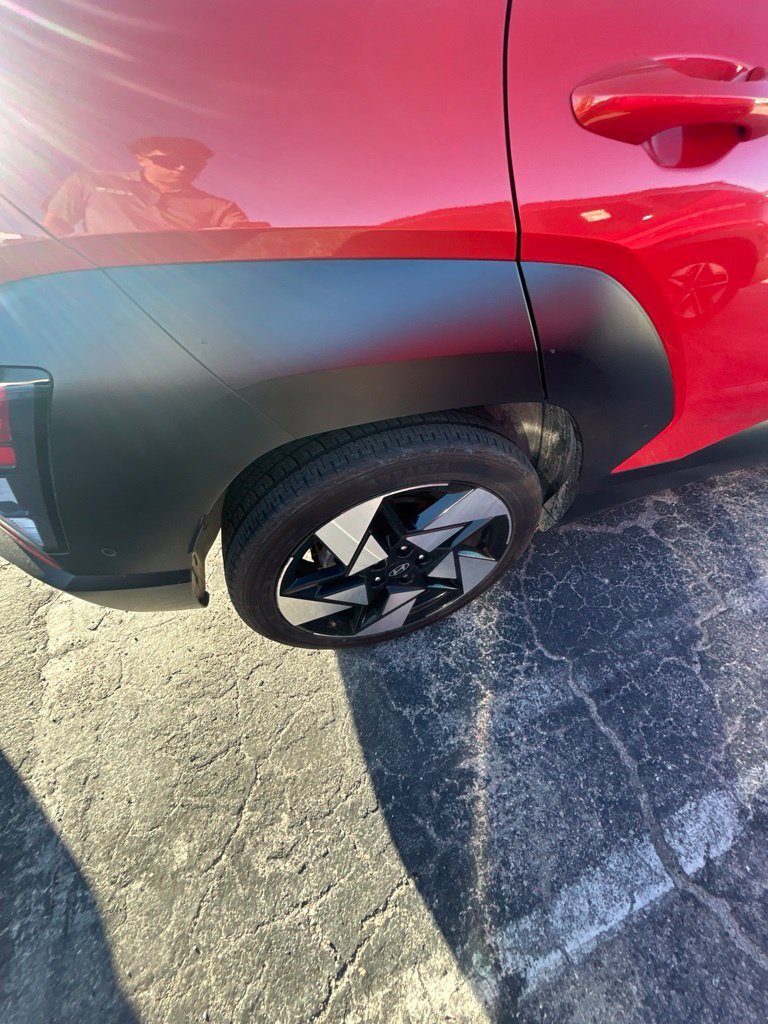 Used 2024 Hyundai Kona Limited FWD image 9