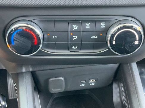 Used 2025 Chevrolet TrailBlazer LS w/ LS Convenience Package FWD image 20