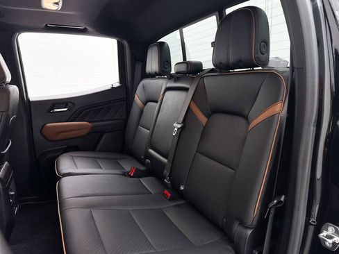 Used 2023 GMC Canyon AT4 w/ AT4 Premium Package AWD/4WD image 32