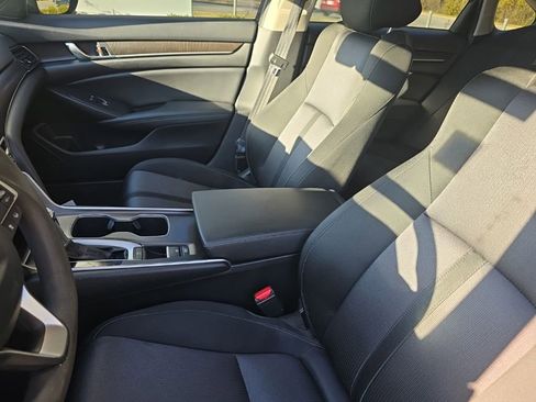 Used 2020 Honda Accord EX image 21