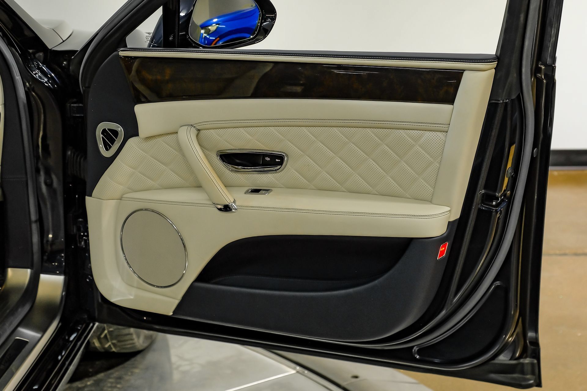 Used 2018 Bentley Flying Spur W12 AWD/4WD image 54