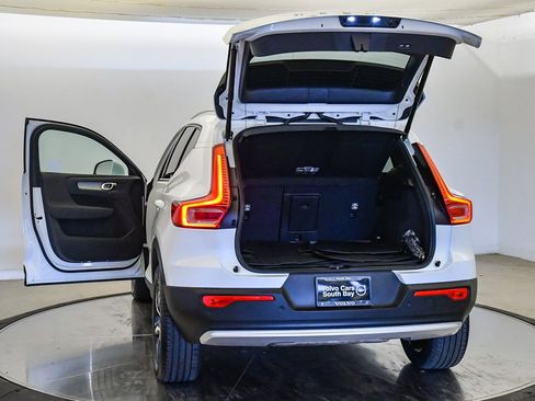 Certified 2025 Volvo XC40 B5 Core w/ Protection Package Premier image 27