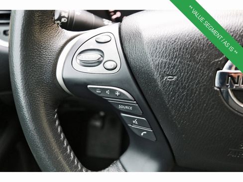 Used 2017 Nissan Pathfinder SV w/ SV Tech Package image 19