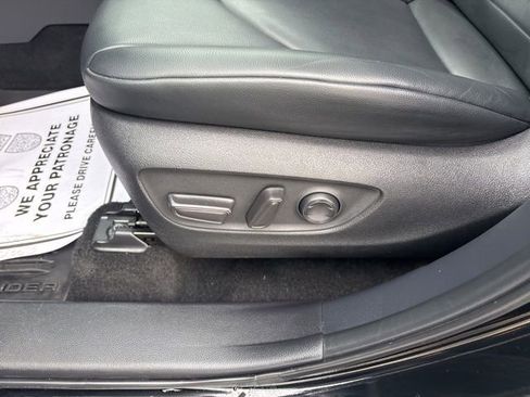 Used 2024 Toyota Highlander XLE image 4