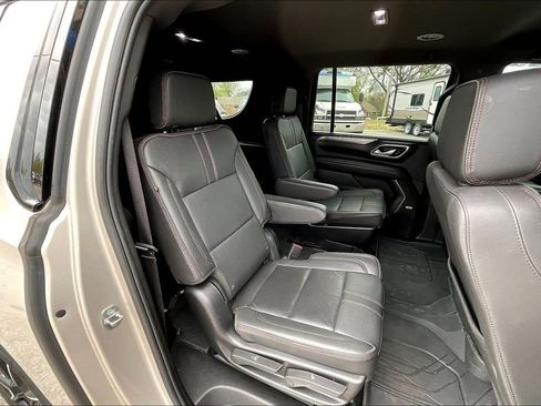 Used 2024 Chevrolet Suburban RST w/ Luxury Package AWD/4WD image 28