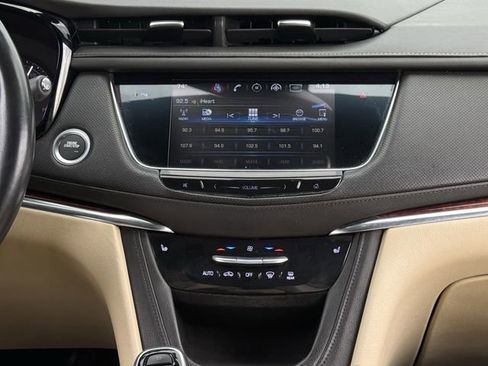 Used 2017 Cadillac XT5 Luxury w/ Driver Awareness Package FWD image 19