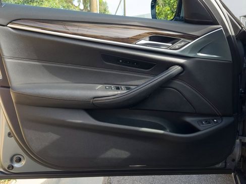 Used 2018 BMW 530e image 12