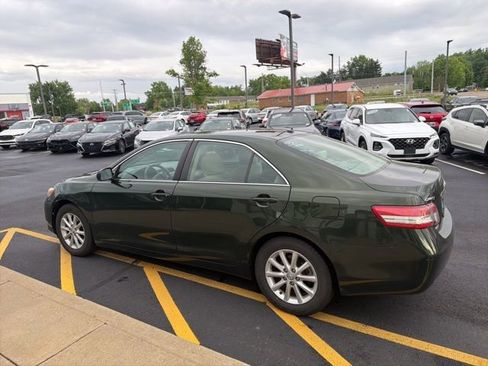 Used 2011 Toyota Camry XLE FWD image 13