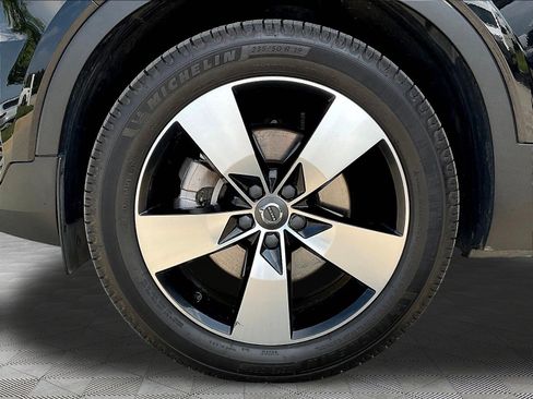 Used 2020 Volvo XC40 T5 Momentum w/ Protection Package Premier AWD/4WD image 34