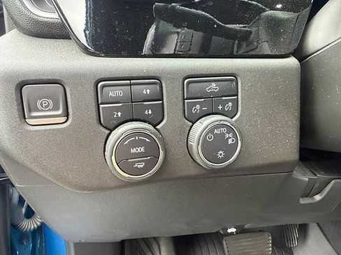 Used 2022 Chevrolet Silverado 1500 LT AWD/4WD image 15